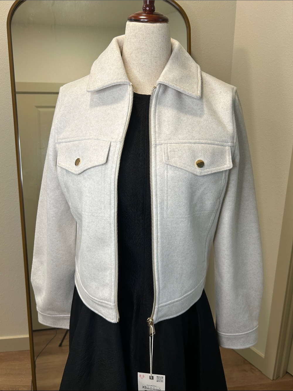 NWT Zara Viral Soft Zip-Up Jacket Ecru Off-White Cropped XS Boxy 3046/287 - Picture 3 of 8